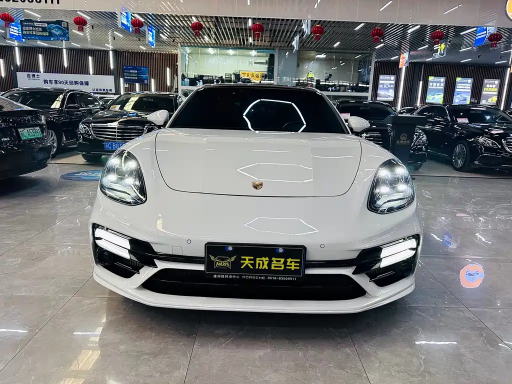 PORSCHE PANAMERA