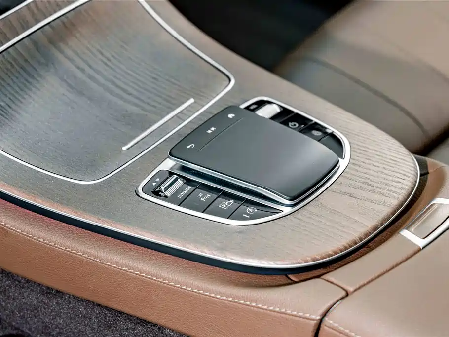 Mercedes-Benz E-Class — миниатюра 14