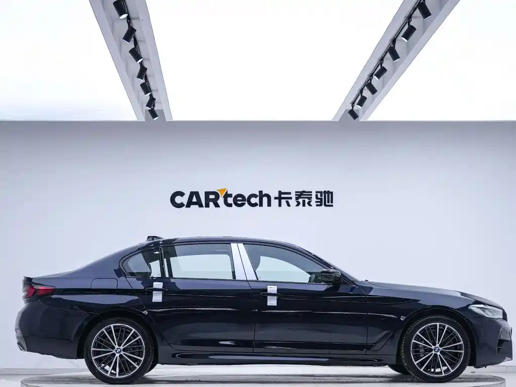 BMW 5 Series — миниатюра 2