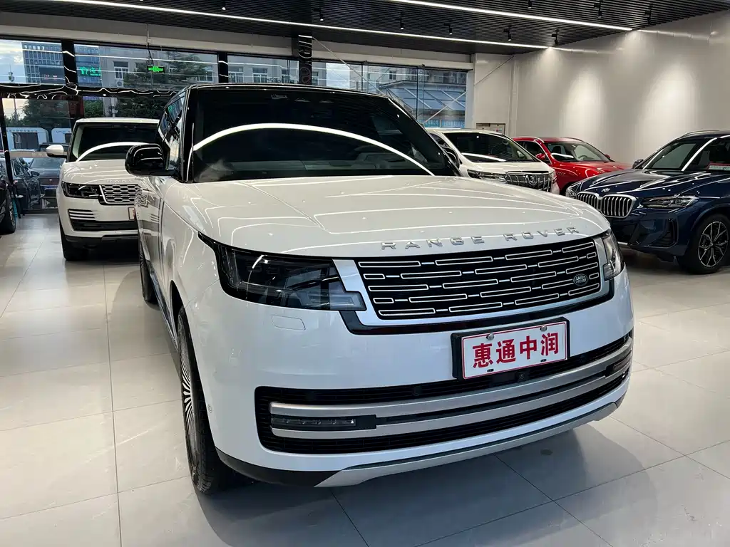 Land Rover Range Rover 2023 3.0 L6 400PS Long Wheelbase