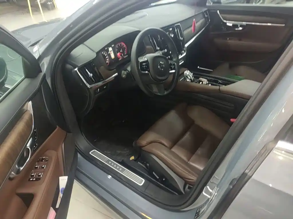 Volvo S90 — миниатюра 16