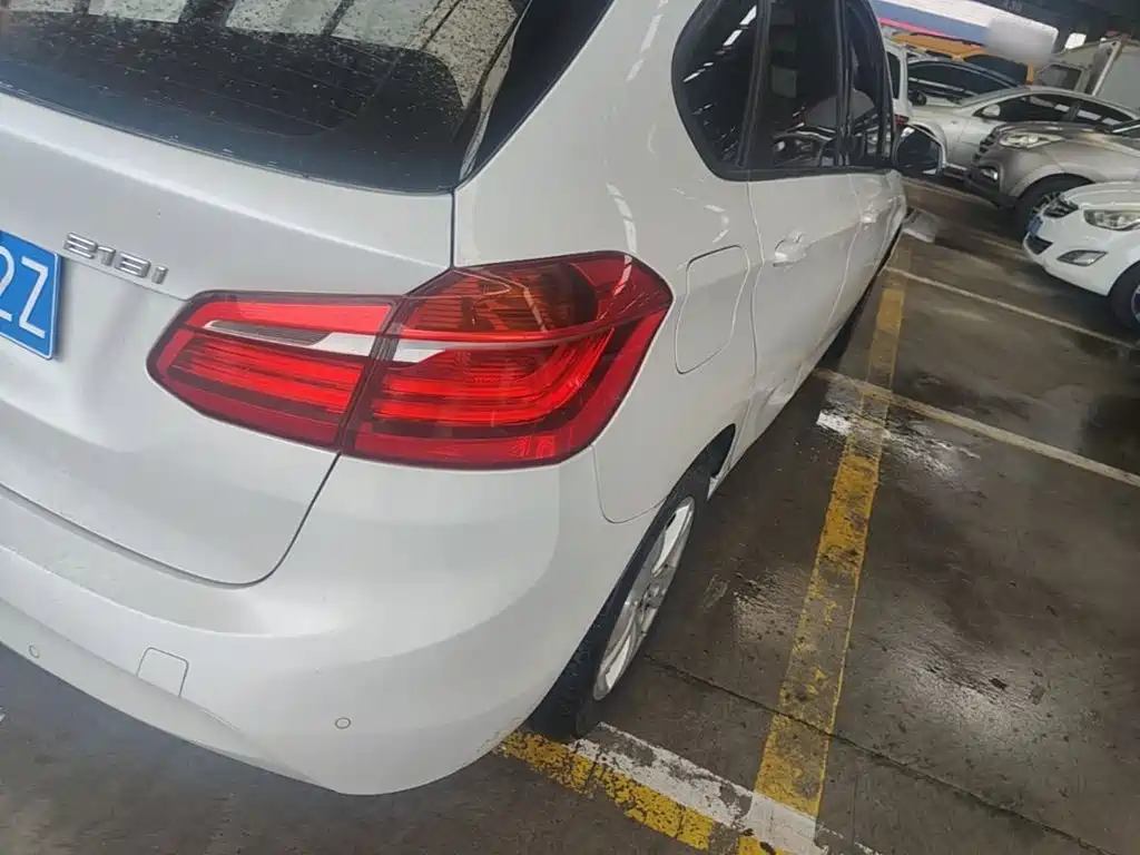 BMW 2 Series Active Tourer — миниатюра 8