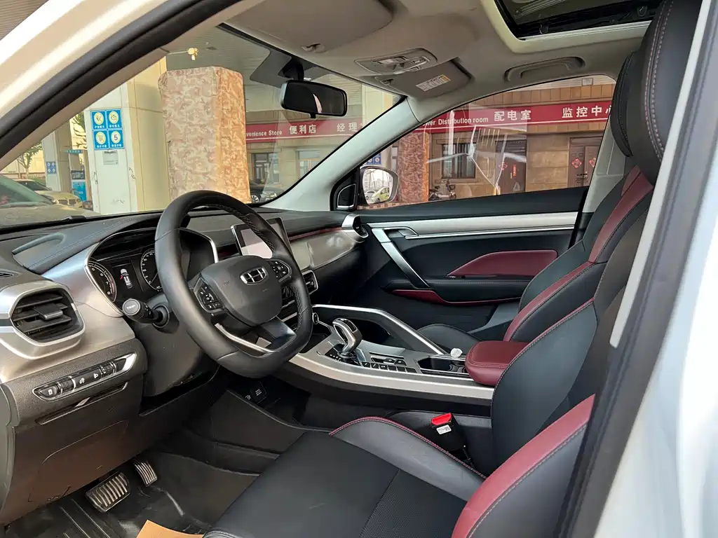Geely Binyue — миниатюра 12
