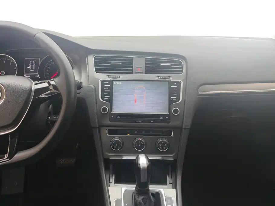 Volkswagen Golf — миниатюра 13