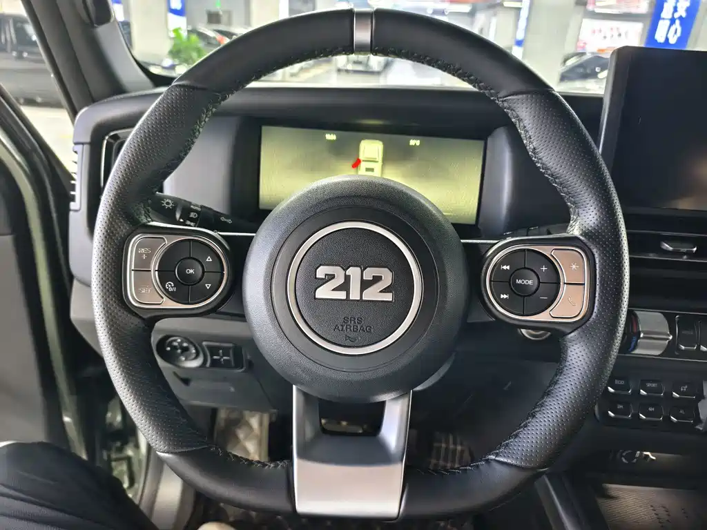 212 212 T01 — миниатюра 12