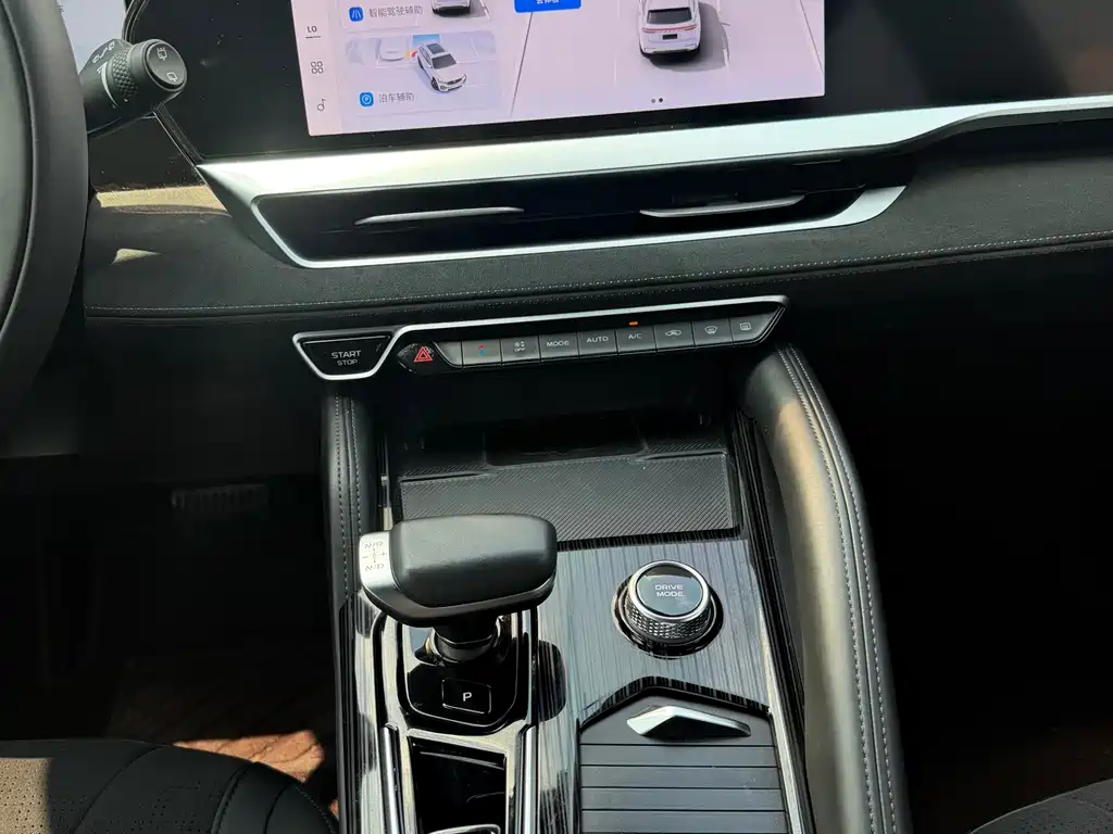 Geely Xingyue L — миниатюра 8