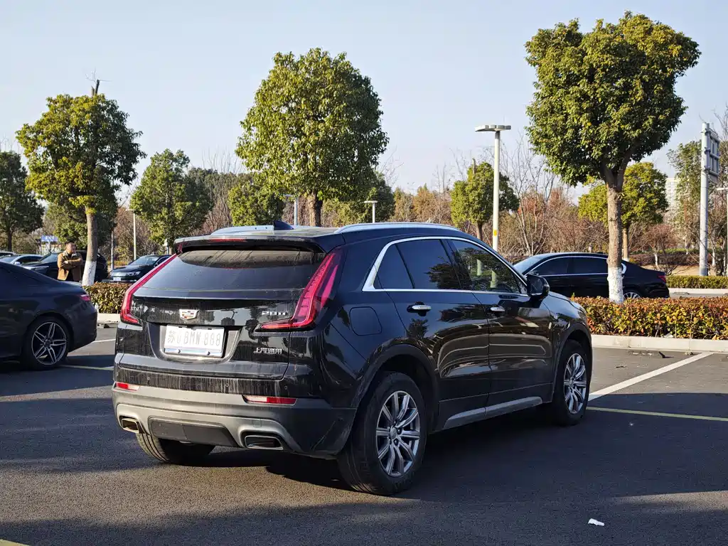 CADILLAC XT4