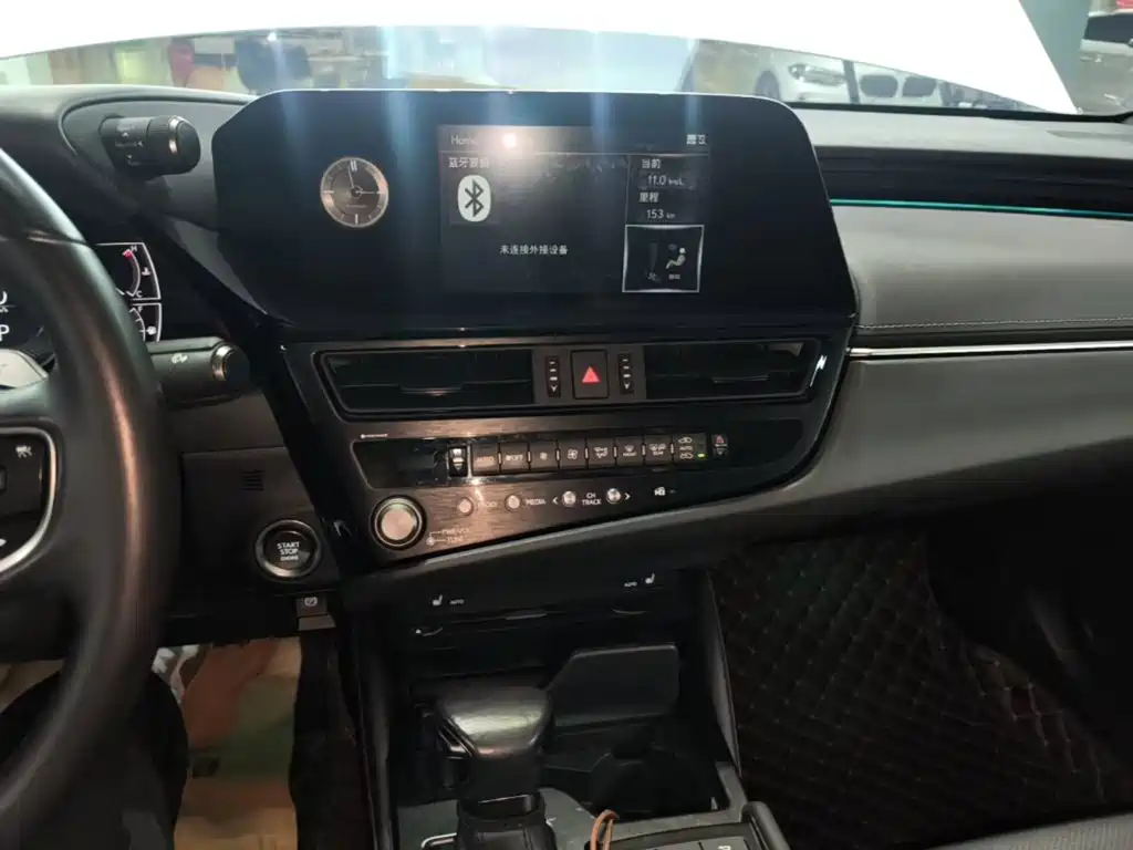 Lexus ES — миниатюра 13