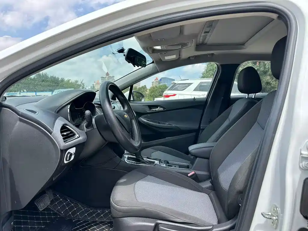 Chevrolet Cruze — миниатюра 6