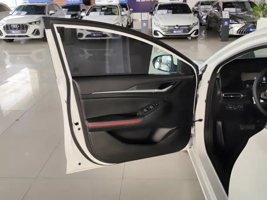 Changan Eado — миниатюра 7