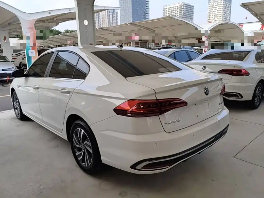 Volkswagen Bora 2025 200TSI DSG