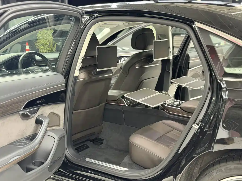 Audi A8 — миниатюра 7