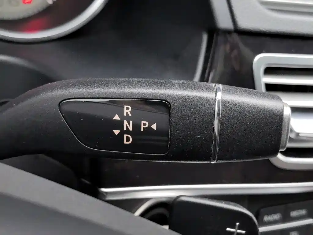 Mercedes-Benz E-Class — миниатюра 13