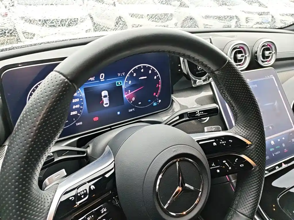 Mercedes-Benz C-Class — миниатюра 14