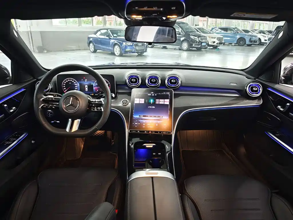 Mercedes-Benz C-Class — миниатюра 11
