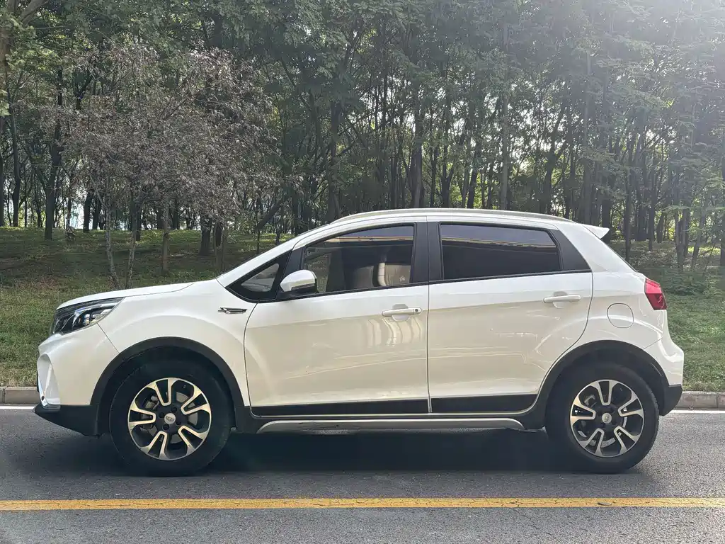 Geely Vision X3 — миниатюра 3