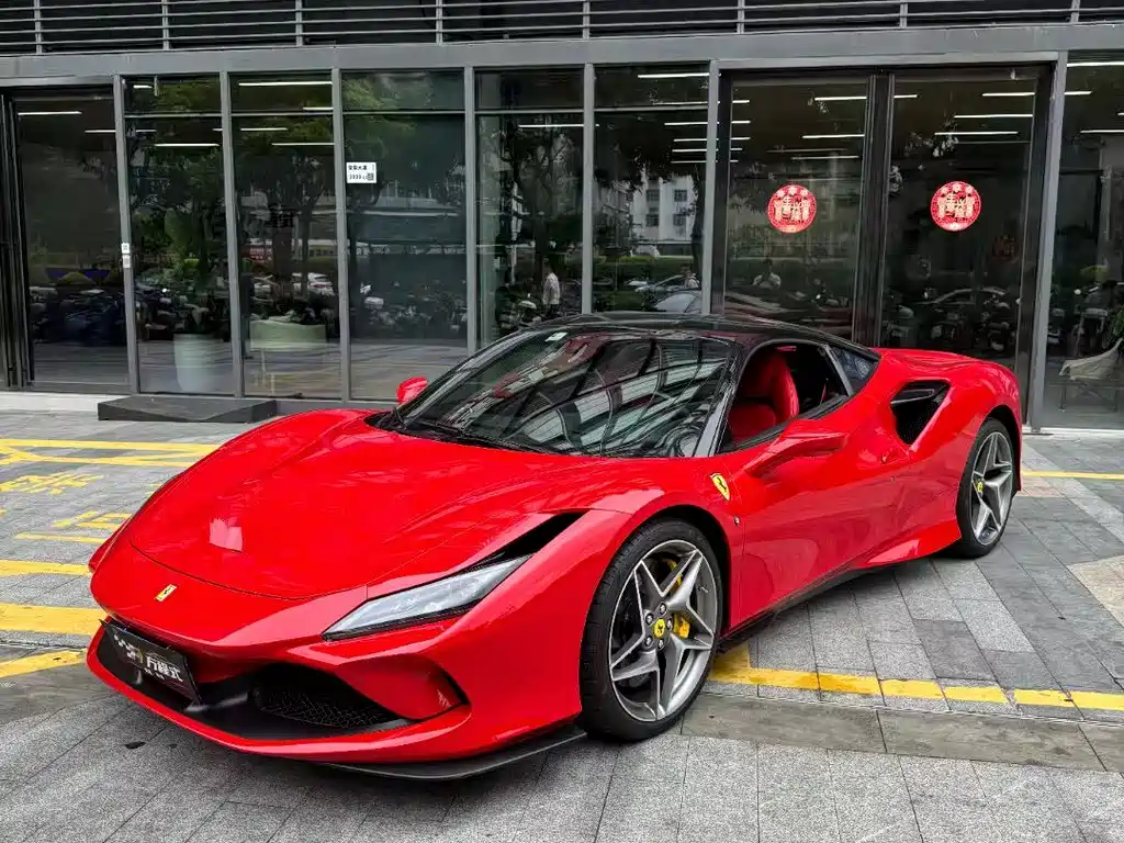 FERRARI F8