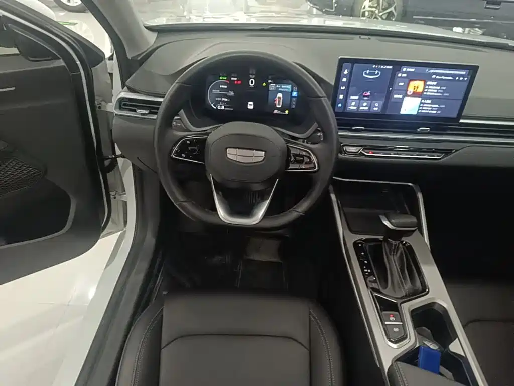 Geely Emgrand — миниатюра 11