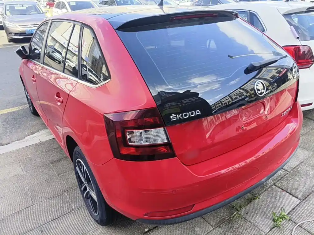 Skoda Rapid Spaceback — миниатюра 5