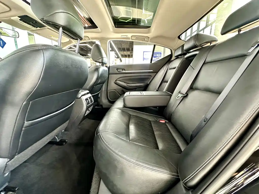Nissan Teana — миниатюра 11