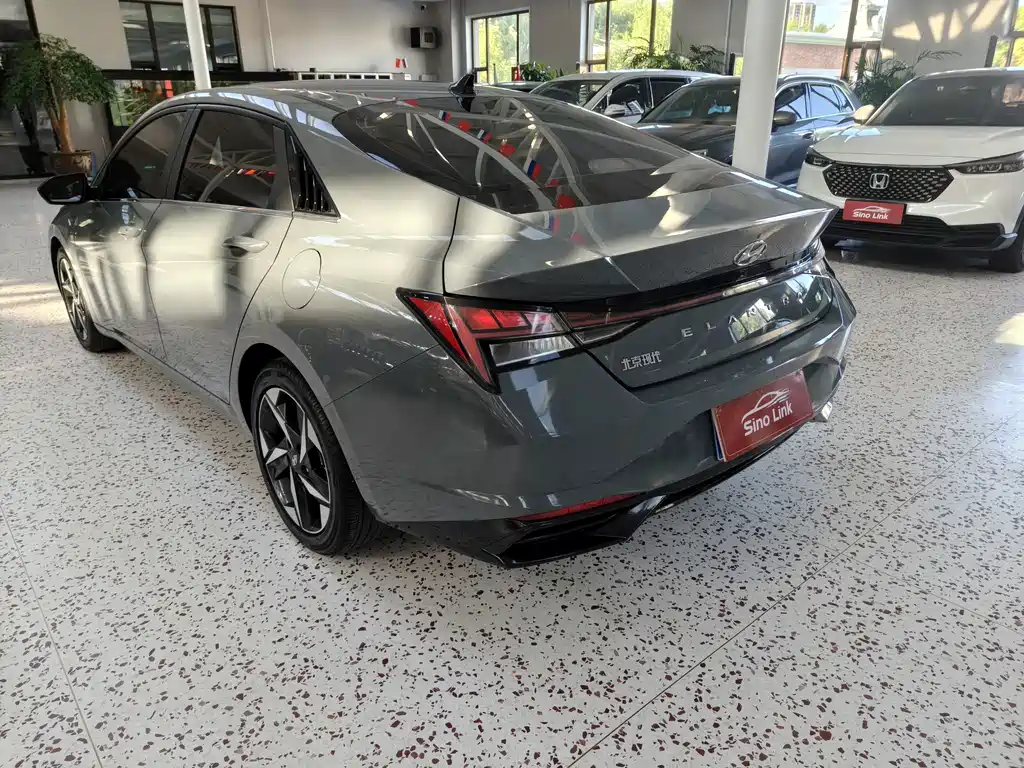 Hyundai Elantra — миниатюра 21