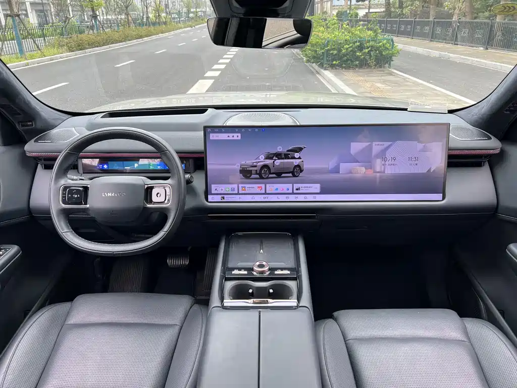 Lynk & Co 900 — миниатюра 11