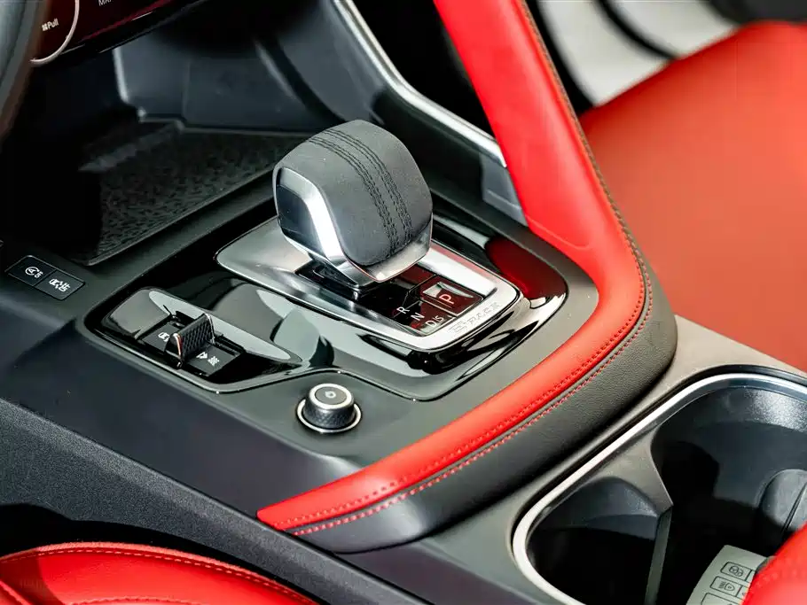 Jaguar E-PACE — миниатюра 11