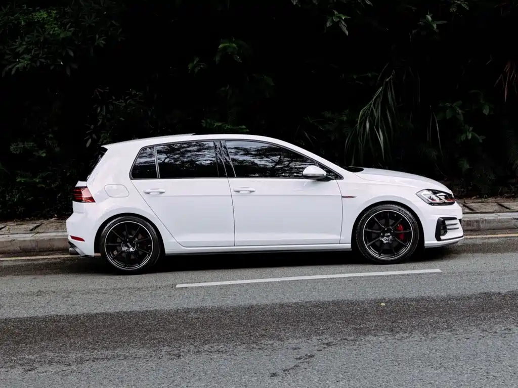 Volkswagen Golf GTI — миниатюра 5
