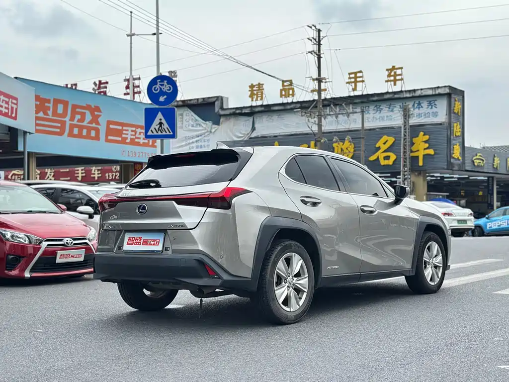 Lexus UX — миниатюра 3