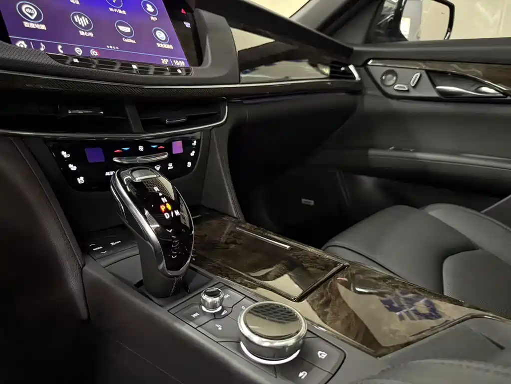 Cadillac CT6 — миниатюра 8