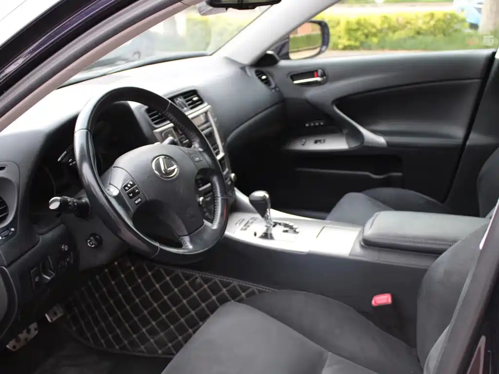 Lexus IS — миниатюра 8