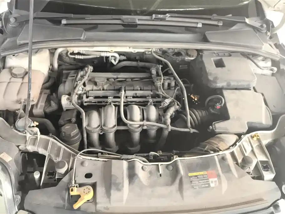 Ford Focus 2012 1.6L AT