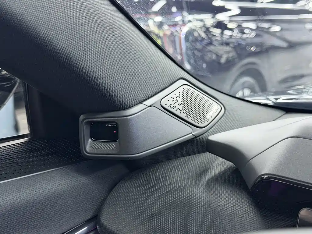Lynk & Co 08 EM-P — миниатюра 17