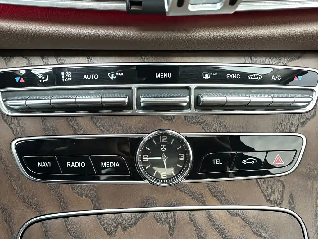 Mercedes-Benz E-Class — миниатюра 3