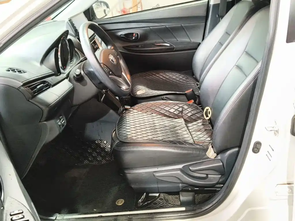 Toyota Yaris L — миниатюра 15