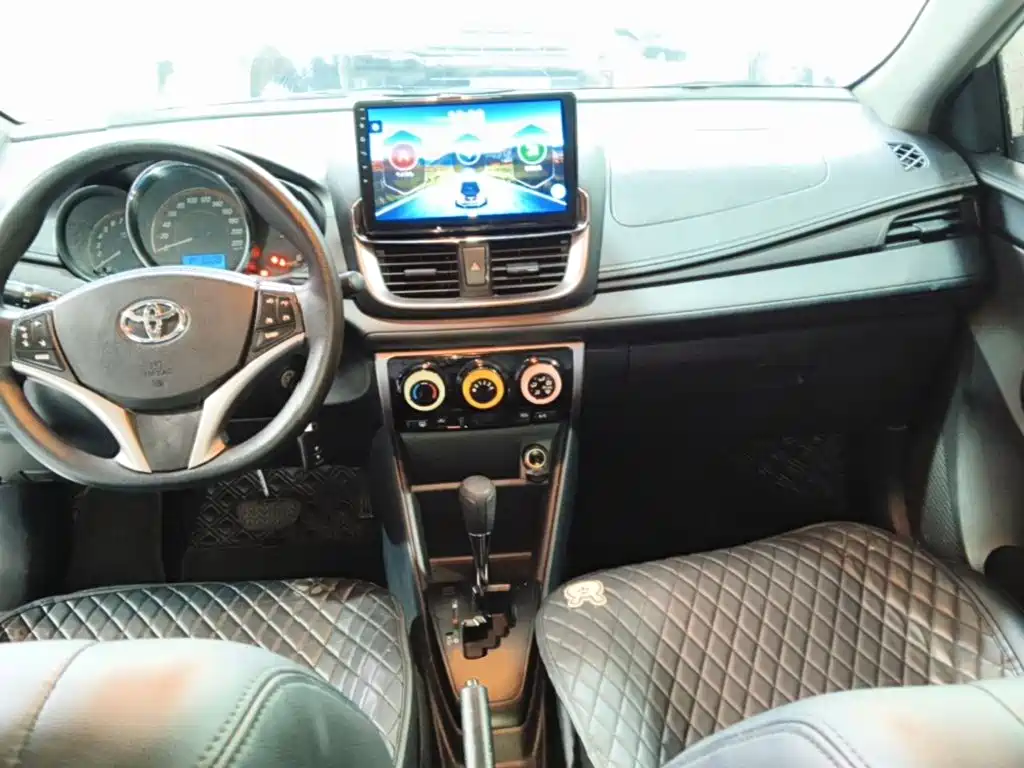 Toyota Yaris L — миниатюра 10