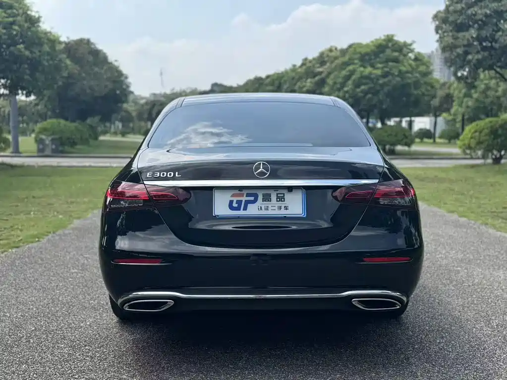Mercedes-Benz E-Class — миниатюра 5