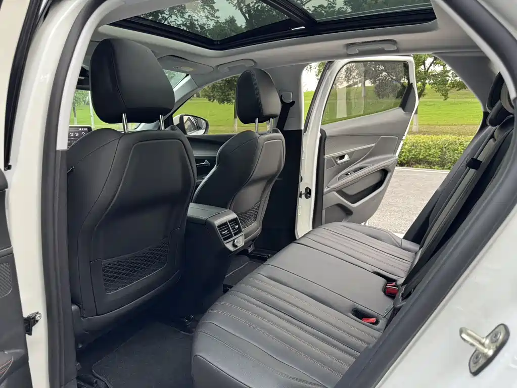 Peugeot 4008 — миниатюра 4