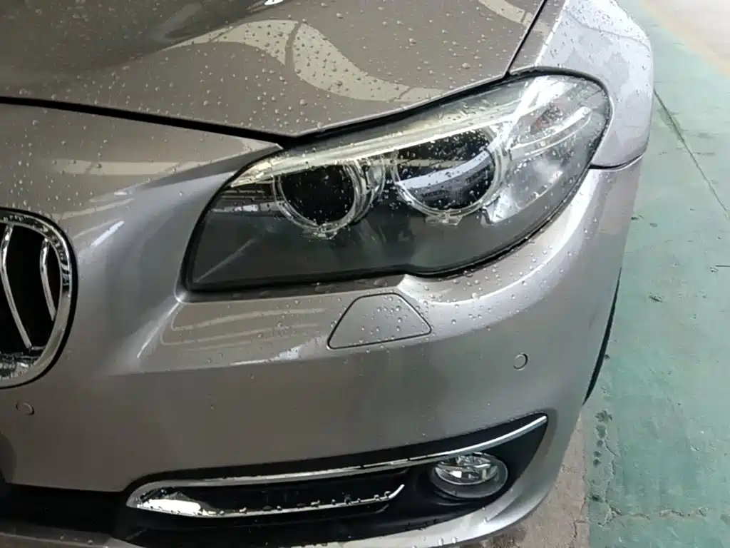 BMW 5 Series — миниатюра 24