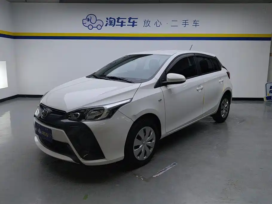 Toyota Yaris L 2021