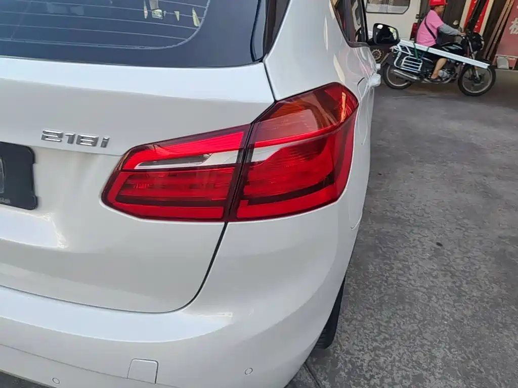 BMW 2 Series Active Tourer — миниатюра 8