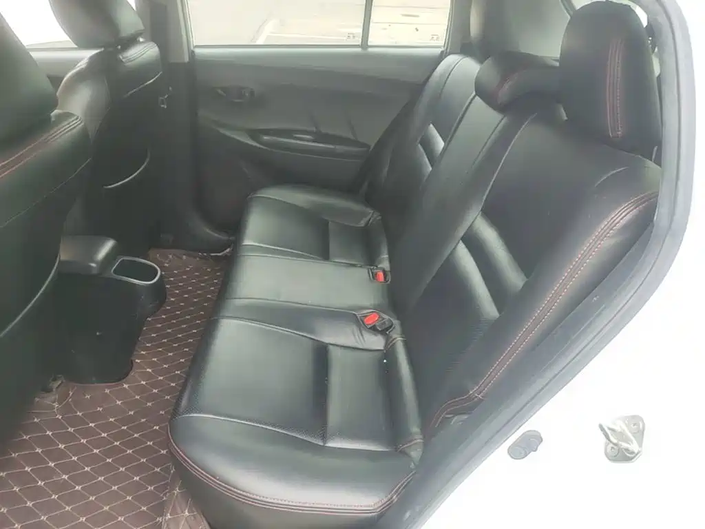 Toyota Yaris L — миниатюра 17
