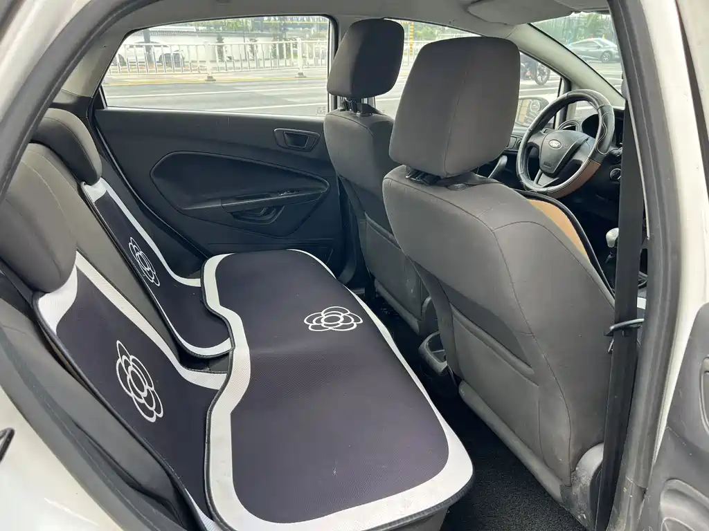 Ford Fiesta Sedan 1.5L Manual Elegant Type, фото 12