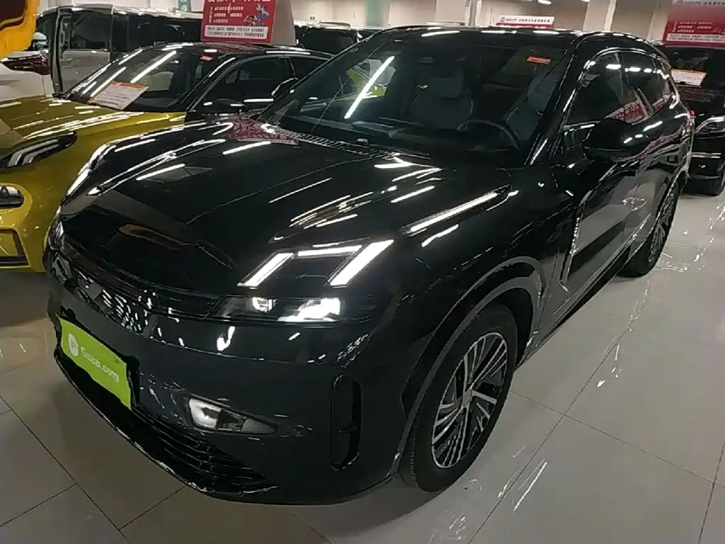 Lynk & Co 08 EM-P 2023 220km Halo
