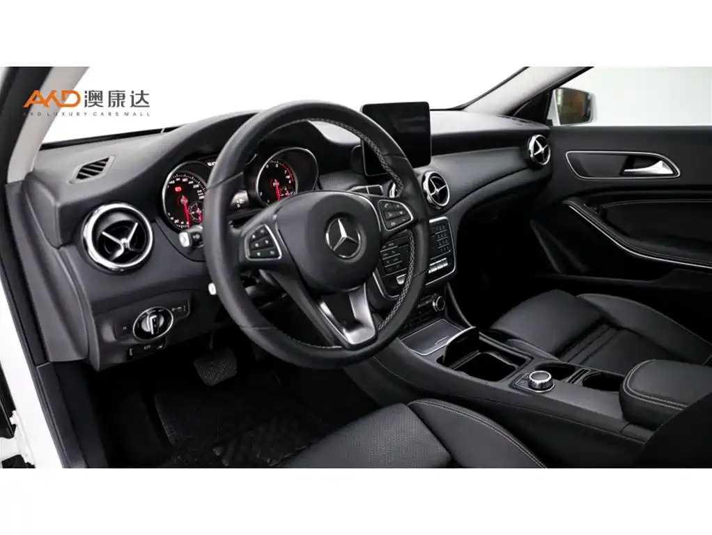 Mercedes-Benz GLA — миниатюра 6