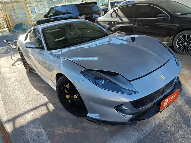 ferrari 812