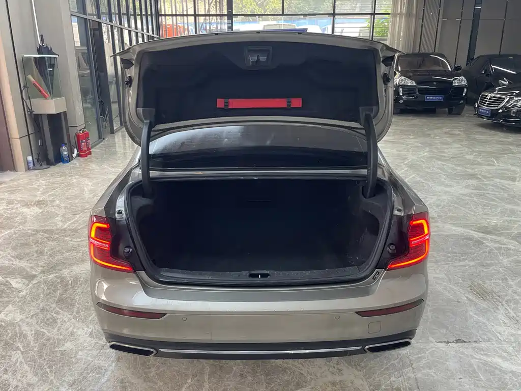 Volvo S60 — миниатюра 8