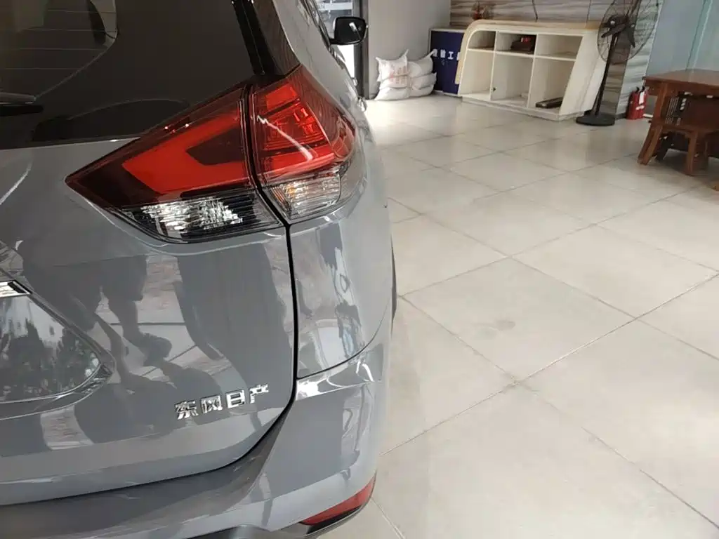 Nissan X-Trail — миниатюра 8