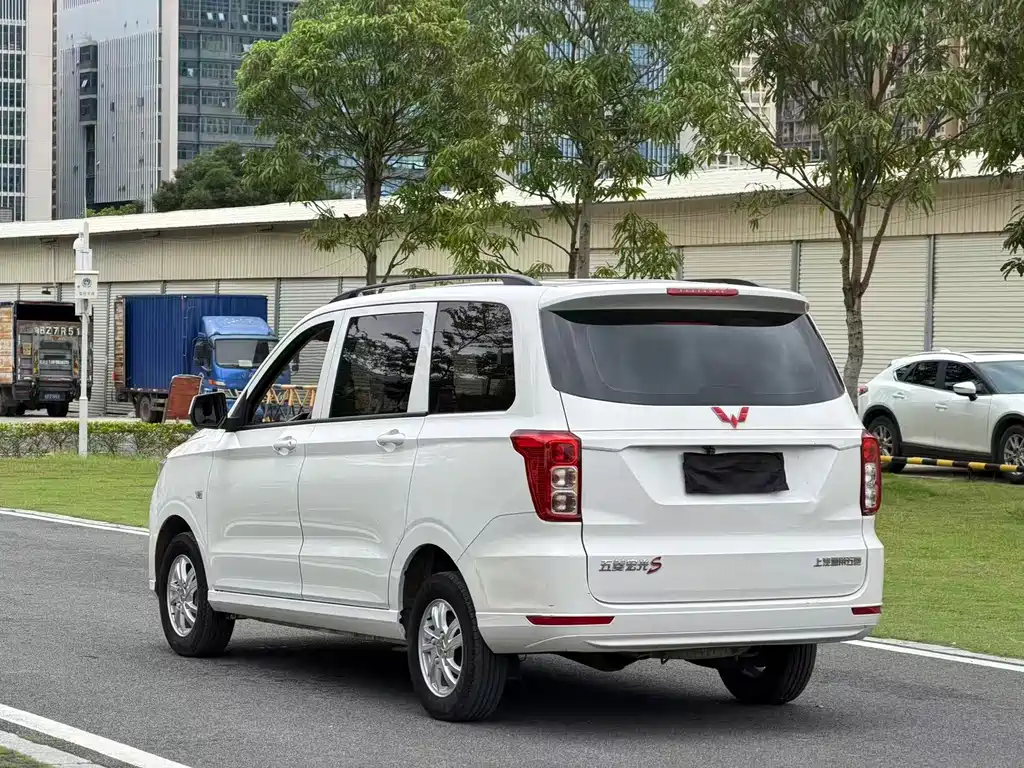 Wuling Hongguang — миниатюра 11