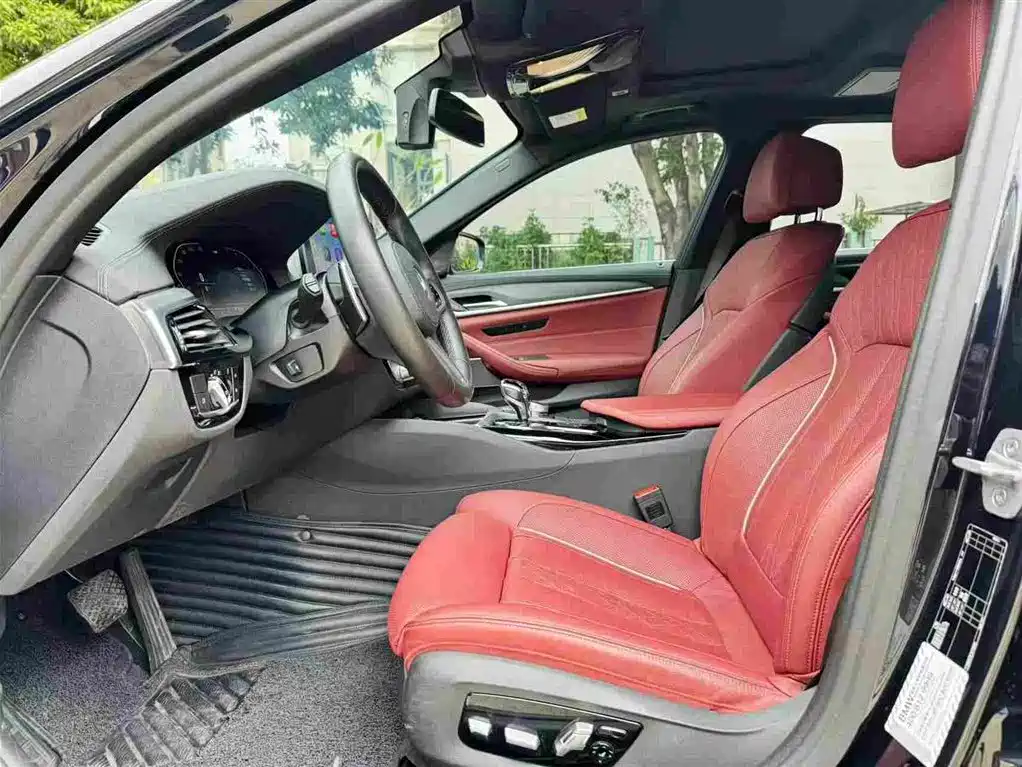 BMW 5 Series — миниатюра 3